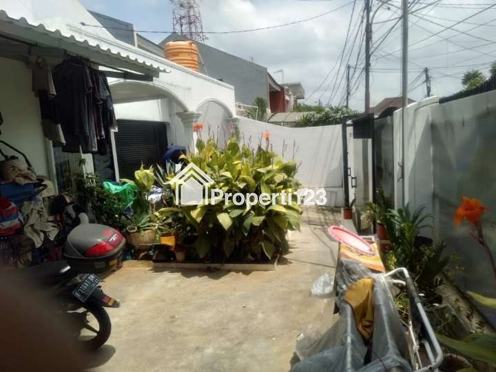 Dijual rumah siap huni hitung tanah saja di Srengseng, Kembangan, Jakarta Barat - 4