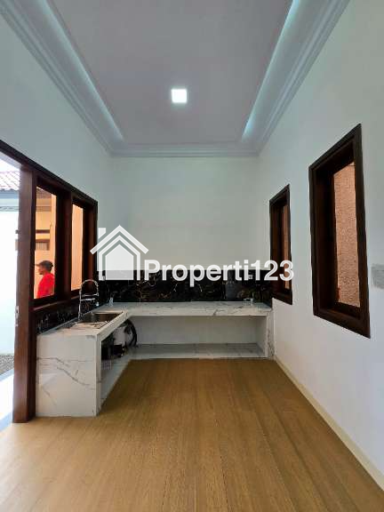 Rumah baru design klasik modern di Pondok Kelapa Jaktim - 9