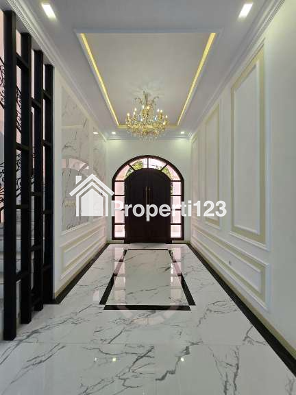 Rumah baru design klasik modern di Pondok Kelapa Jaktim - 11