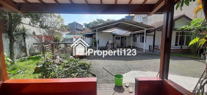 RUMAH KOLONIAL UNTUK KOMERSIAL SUPER STRATEGIS  DI JL. RIAU-MARTADINATA BANDUNG - 12