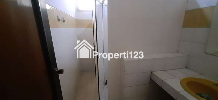 RUMAH KOLONIAL UNTUK KOMERSIAL SUPER STRATEGIS  DI JL. RIAU-MARTADINATA BANDUNG - 11
