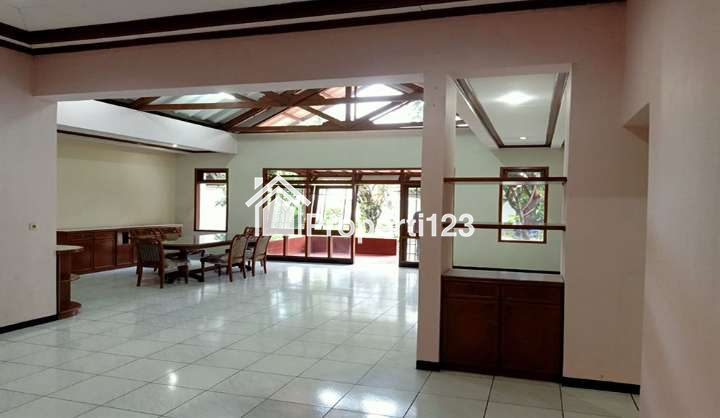 RUMAH KOLONIAL UNTUK KOMERSIAL SUPER STRATEGIS  DI JL. RIAU-MARTADINATA BANDUNG - 3