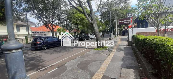RUMAH KOLONIAL UNTUK KOMERSIAL SUPER STRATEGIS  DI JL. RIAU-MARTADINATA BANDUNG - 16