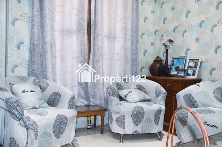 Rumah Siap Huni Lokasi Rungkut Mapan Surabaya Timur - 2