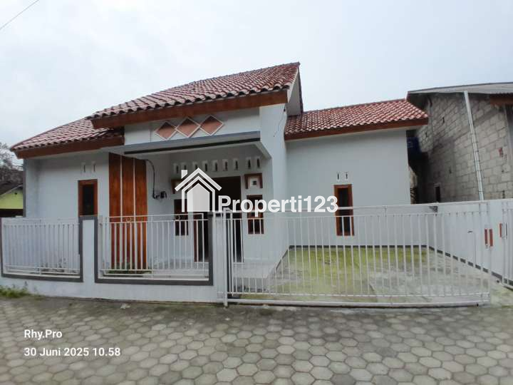 di jual rumah turun harga waktu terbatas 600 juta 3 kamar tidur di kalasan sleman jogja - 1