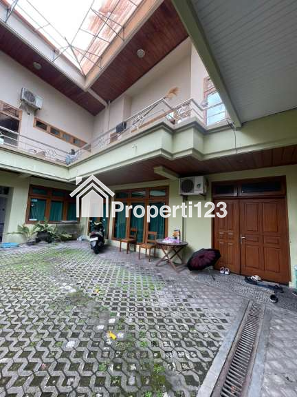 Di jual rumah mewah dekat kampus uns solo - 6