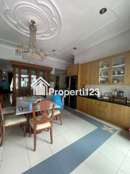 Di jual rumah mewah dekat kampus uns solo - 5
