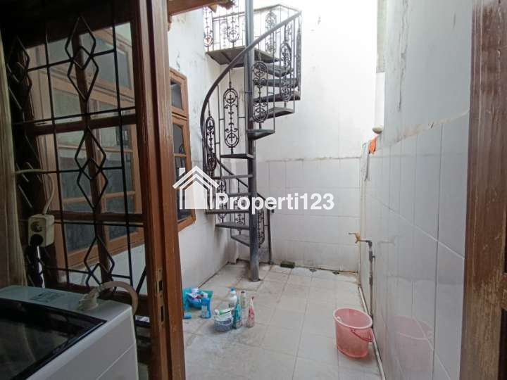 Rumah second hook di Bukit Novo Pancoran Mas Depok - 12