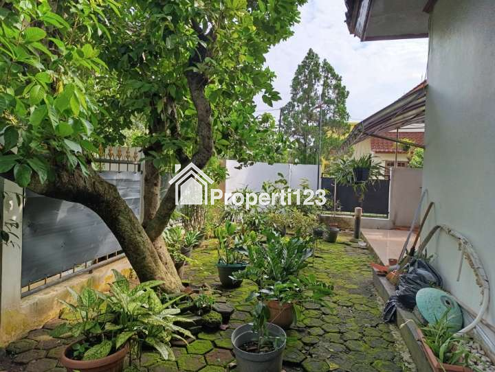 Rumah second hook di Bukit Novo Pancoran Mas Depok - 13