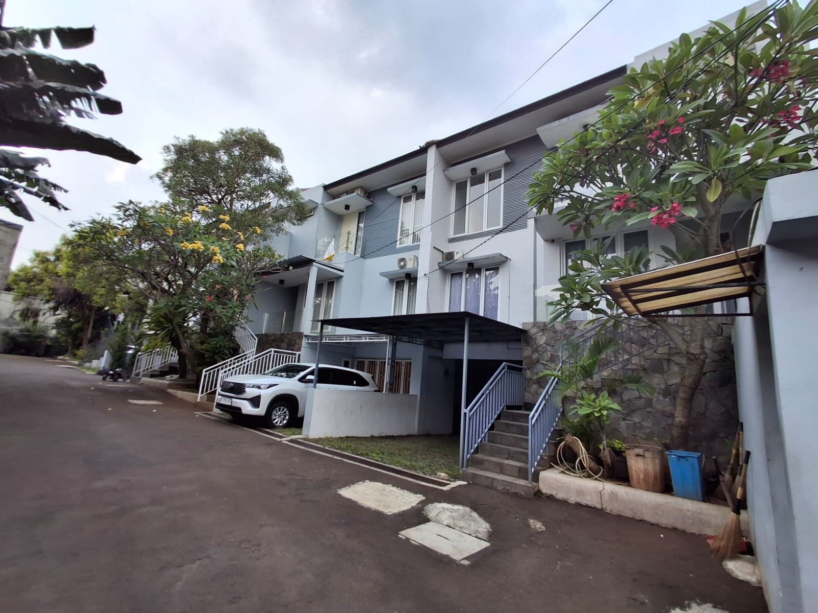 Di Jual Town House cilandak - 1
