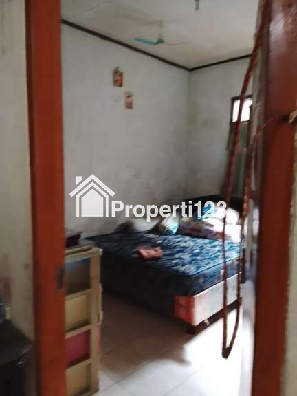 BU Rumah second Lt 200 m2 harga 450 juta di Pekapuran Depok - 4