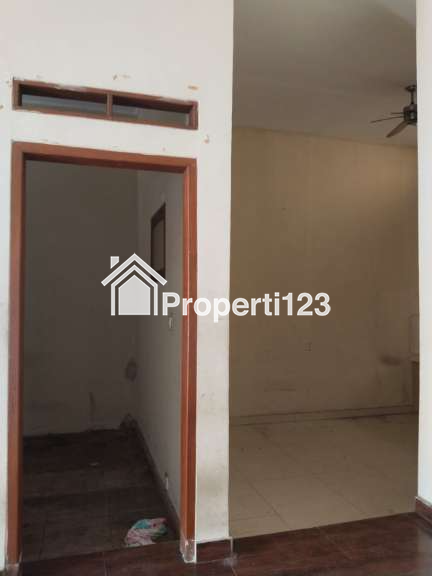 RUMAH DI CISARANTEN KULON ARCAMANIK BANDUNG - 8