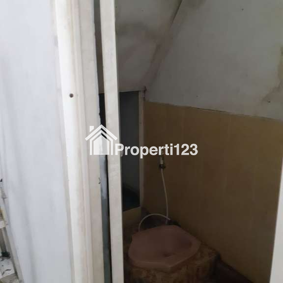 RUMAH 3 KAMAR TIDUR 2 KAMAR MANDI  DEKAT TOSERBA GRIYA ARCAMANIK BANDUNG - 9