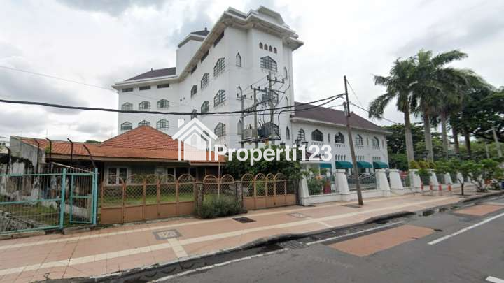 Rumah Hitung Tanah Raya Darmo Non Cagar Budaya Strategis Komersial - 1
