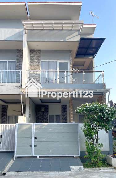 Rumah Rapi Siap Huni Boulevard Hijau Harapan Indah Bekasi - 1