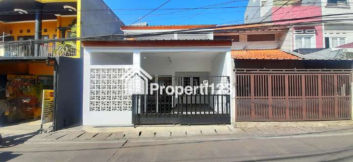 RUMAH MINIMALIS MODERN DI JL. CIGADUNG DAGO BANDUNG - 2