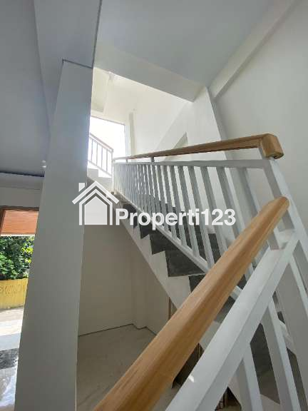 DIJUAL RUMAH MEWAH 4 LANTAI DESAIN AUTENTIK DI JOGJA - 3