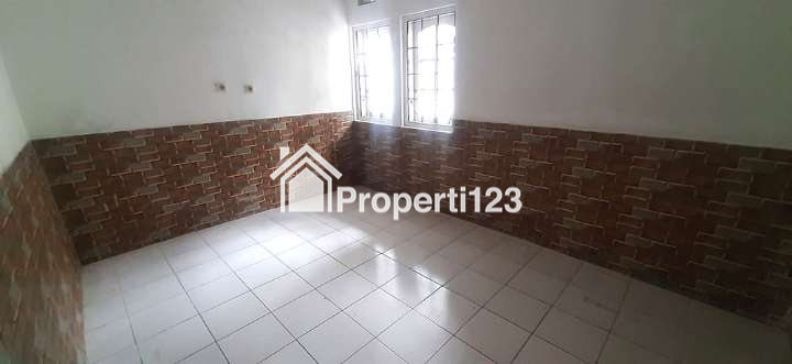 RUMAH 2 KAMAR TIDUR 2 KAMAR MANDI DENGAN CARPORT DI SIMPAY ASIH CIJAMBE BANDUNG - 3