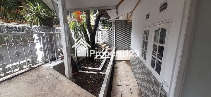 RUMAH 2 KAMAR TIDUR 2 KAMAR MANDI DENGAN CARPORT DI SIMPAY ASIH CIJAMBE BANDUNG - 10