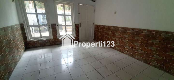 RUMAH 2 KAMAR TIDUR 2 KAMAR MANDI DENGAN CARPORT DI SIMPAY ASIH CIJAMBE BANDUNG - 4