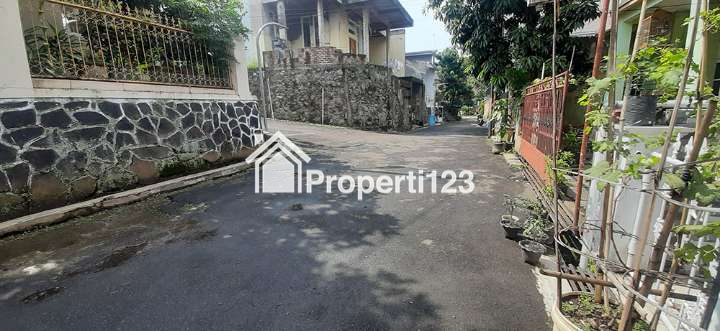 RUMAH 2 KAMAR TIDUR 2 KAMAR MANDI DENGAN CARPORT DI SIMPAY ASIH CIJAMBE BANDUNG - 12
