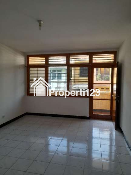 Disewakan Rumah 1,5 Lt dalam Komp Cempaka Putih Indah Jkt-Pus - 10