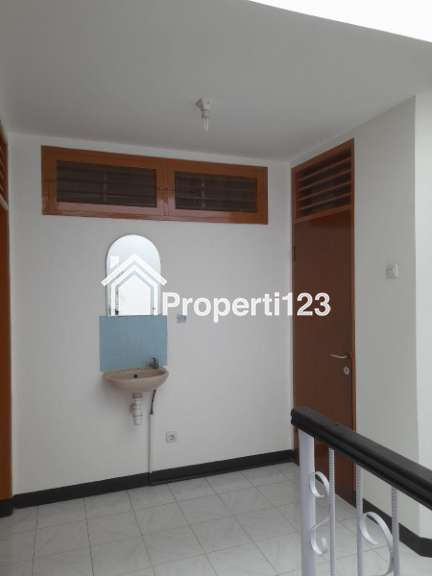 Disewakan Rumah 1,5 Lt dalam Komp Cempaka Putih Indah Jkt-Pus - 9