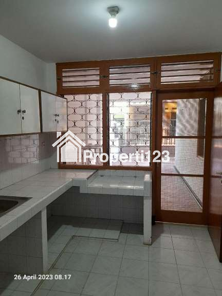 Disewakan Rumah 1,5 Lt dalam Komp Cempaka Putih Indah Jkt-Pus - 12