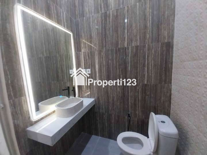 Rumah Baru Renovasi Siap Huni Lokasi Wonorejo Selatan Rungkut Surabaya - 3