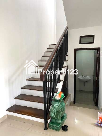 Rumah Hoek Bagus Siap Huni Kemang Pratama 2 Bekasi - 9