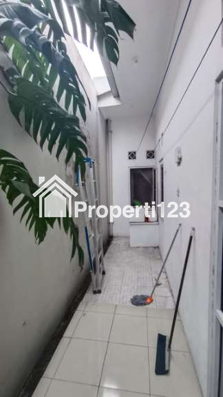Rumah Prospek dan Strategis jl utama komplek di Depok - 4