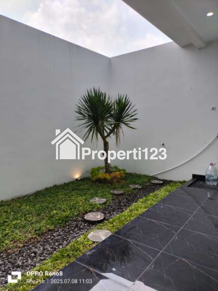 Rumah Mewah Klasik dekat Kampus UII Yogyakarta - 3