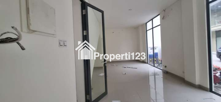 Ruko Baru 2 Lantai Verona Junction Hook Gading Serpong Siap Pakai - 8