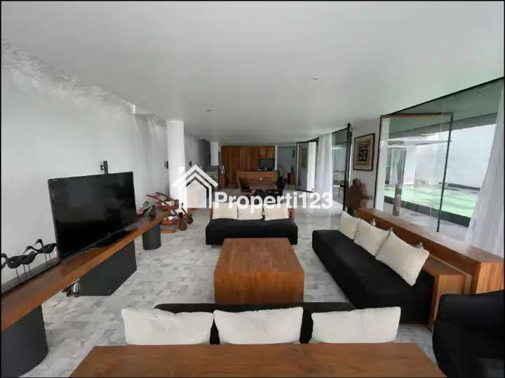 Rumah Full Furnished di Kota Baru Parahyangan, Bandung - 2
