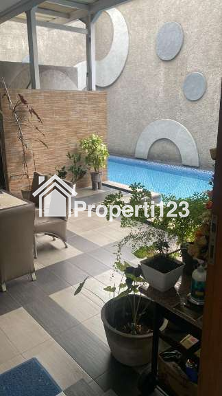 Rumah di Kawasan Elit di Singgasana Pradana Bandung - 4