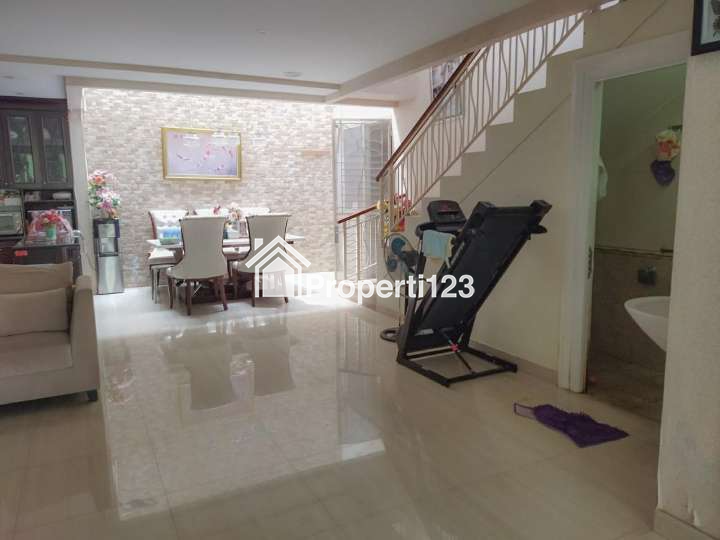 Rumah Asri Meruya Residence Siap Huni Ukuran 9x18 Best Price - 4
