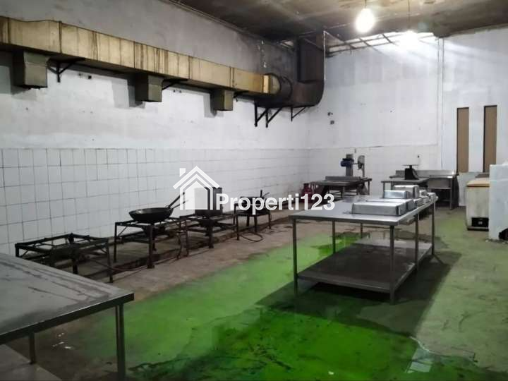 Rumah Usaha Raya Brigjend Katamso Waru, Akses Bisa Kontainer - 3