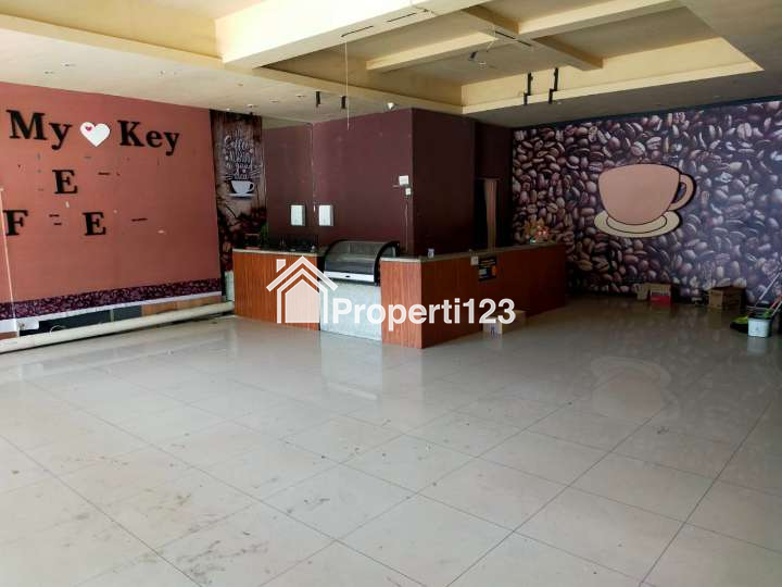 Disewakan Ruko 4 Lantai Nol jalan Raya Ir Soekarno Merr Surabaya, 2 Unit jejer - 4