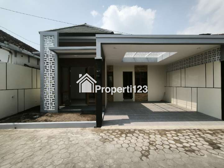 Rumah Baru Siap Huni dekat Pasar Cebongan - 1