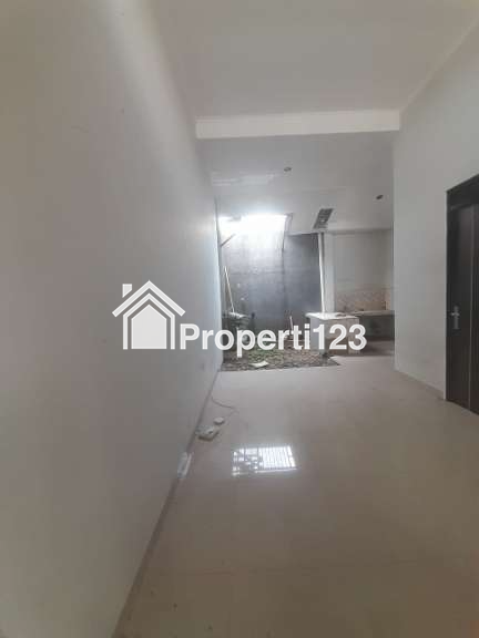 Dijual Rumah Lelang di Komplek Malakasari Residence - 8