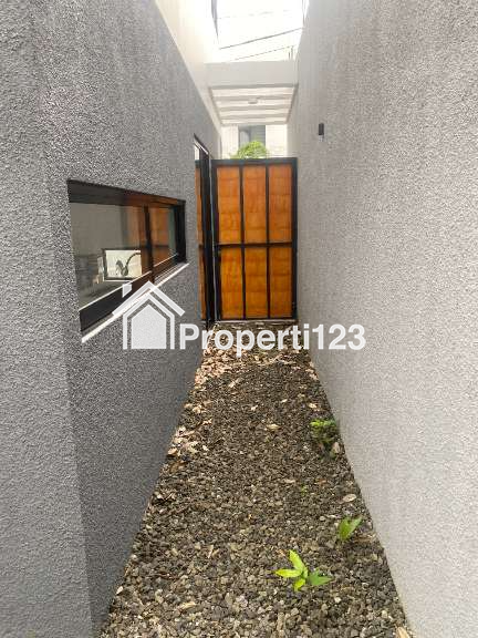 Disewakan Rumah di Jl. Rsia Jatisampurna - 9