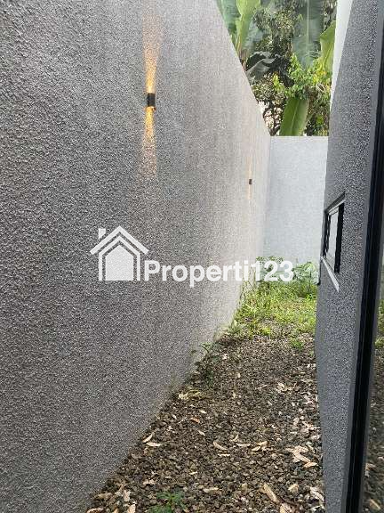 Disewakan Rumah di Jl. Rsia Jatisampurna - 15