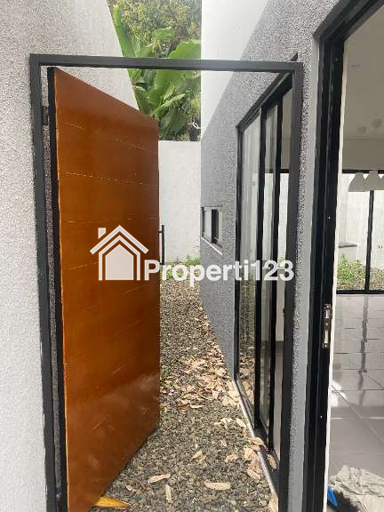 Disewakan Rumah di Jl. Rsia Jatisampurna - 14