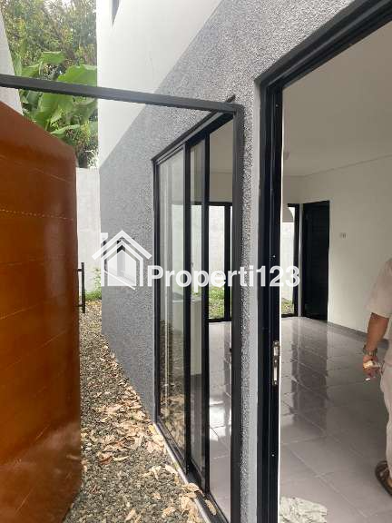 Disewakan Rumah di Jl. Rsia Jatisampurna - 13