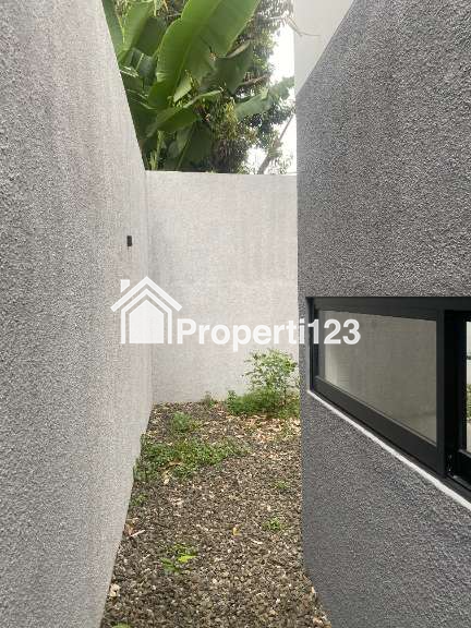 Disewakan Rumah di Jl. Rsia Jatisampurna - 10