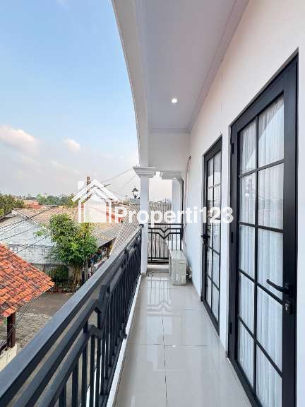Rumah klasik modern fully furnished di Jagakarsa Jaksel - 7