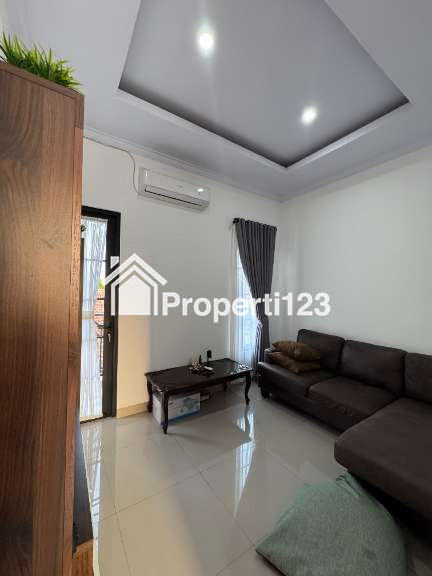 Rumah klasik modern fully furnished di Jagakarsa Jaksel - 5