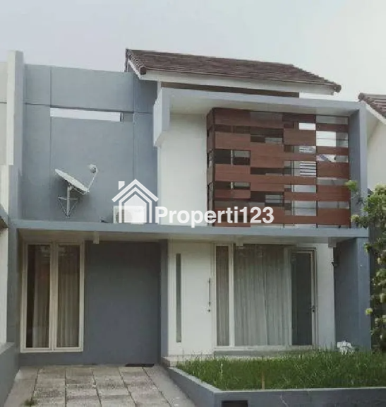 Properti Nyaman 2 KT 120m² di Kingstown Citraland, Surabaya - 1