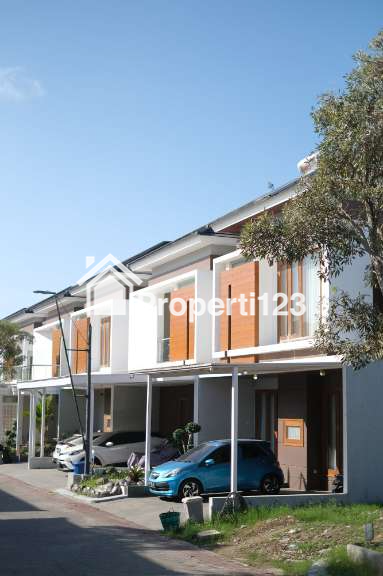 10 Menit Kampus UGM, Jalan Lebar, Hunian Bergaya Minimalis Elegan - 2