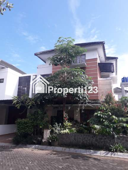 DIJUAL Rumah Mewah di Royal Maguwo Cluster - 1